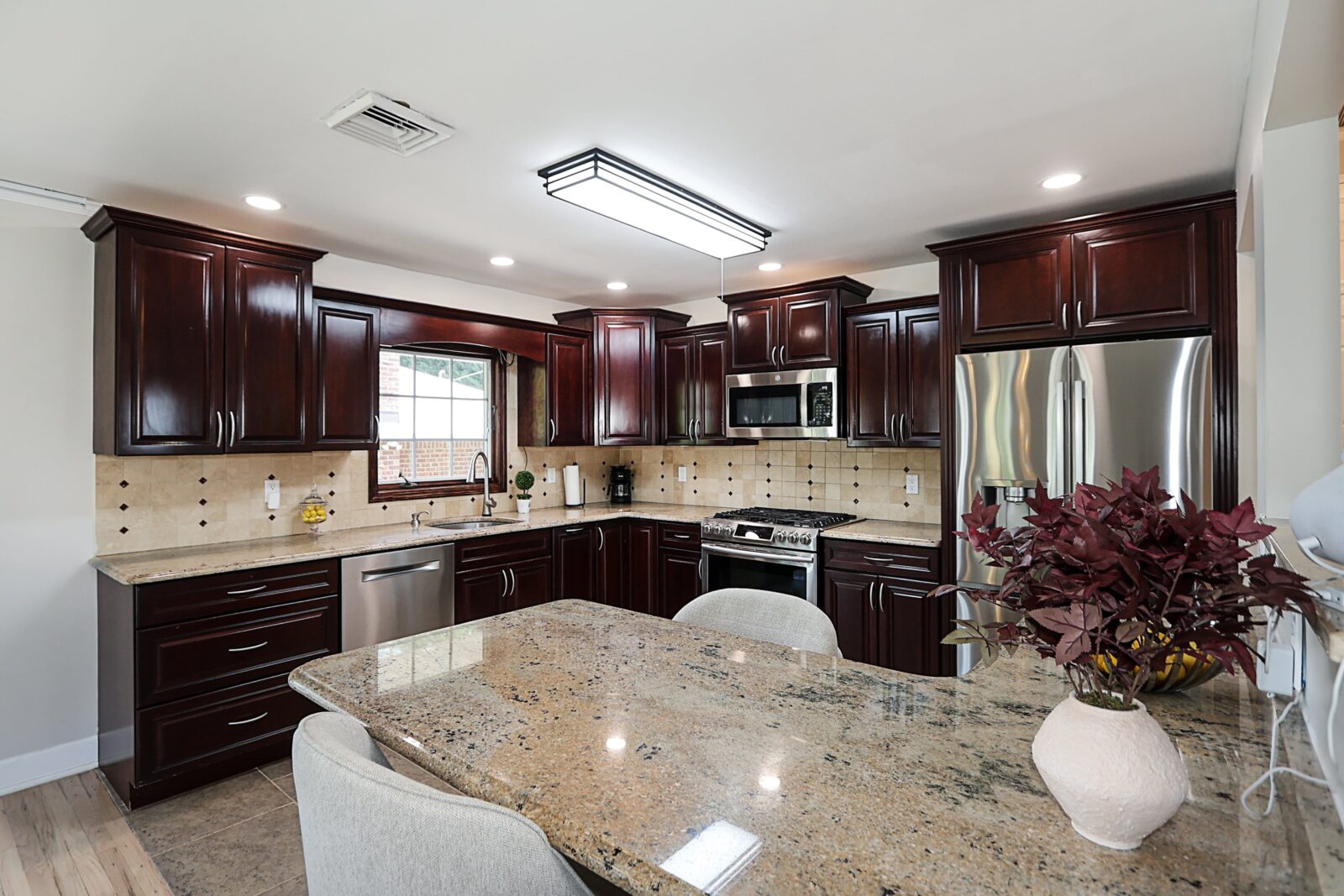 12 Barnum Ave, Plainview 17-min