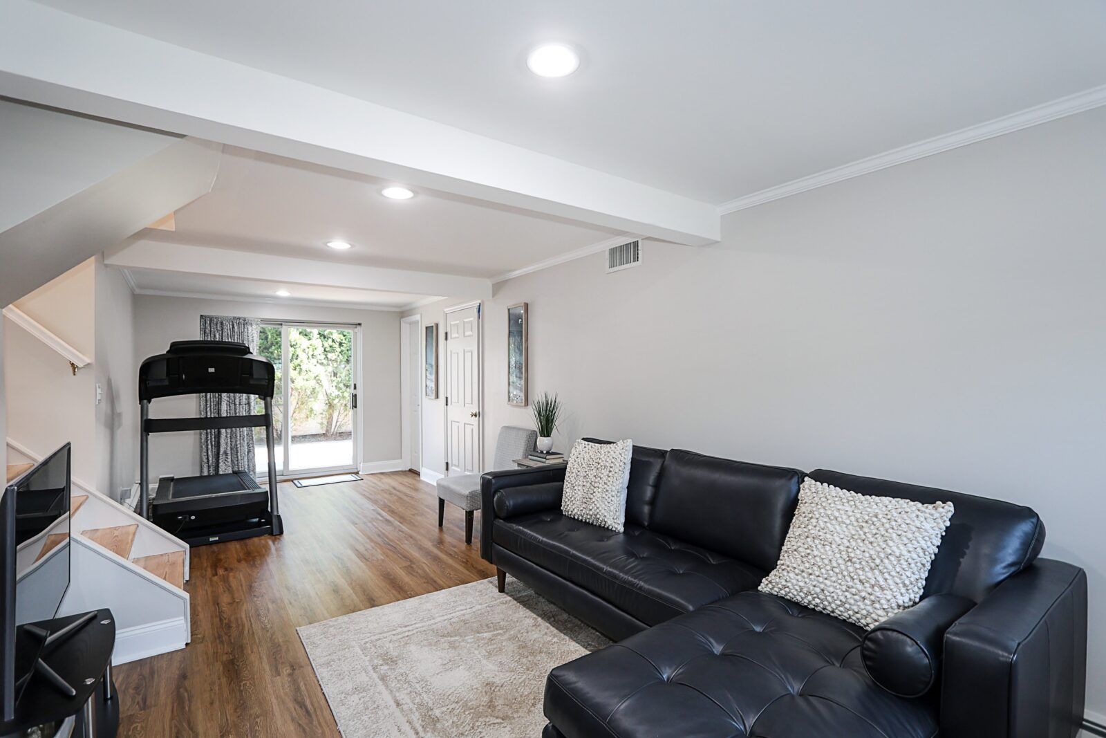 12 Barnum Ave, Plainview 26-min