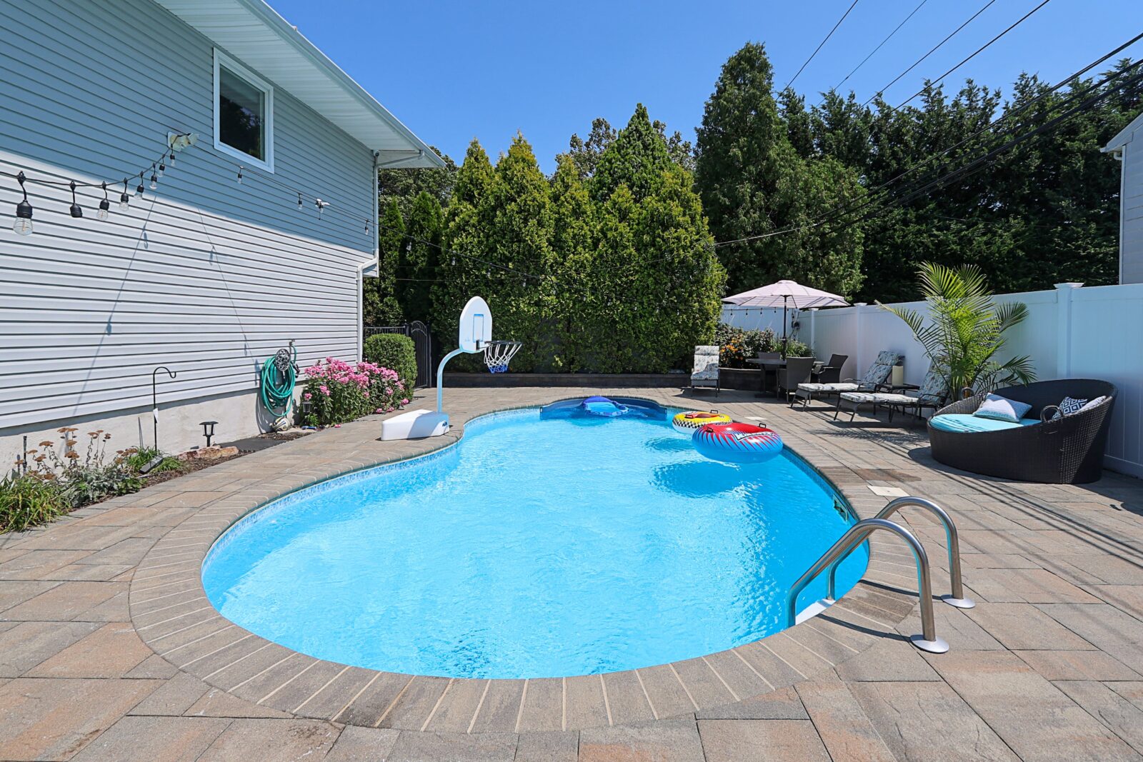 12 Barnum Ave, Plainview 40-min